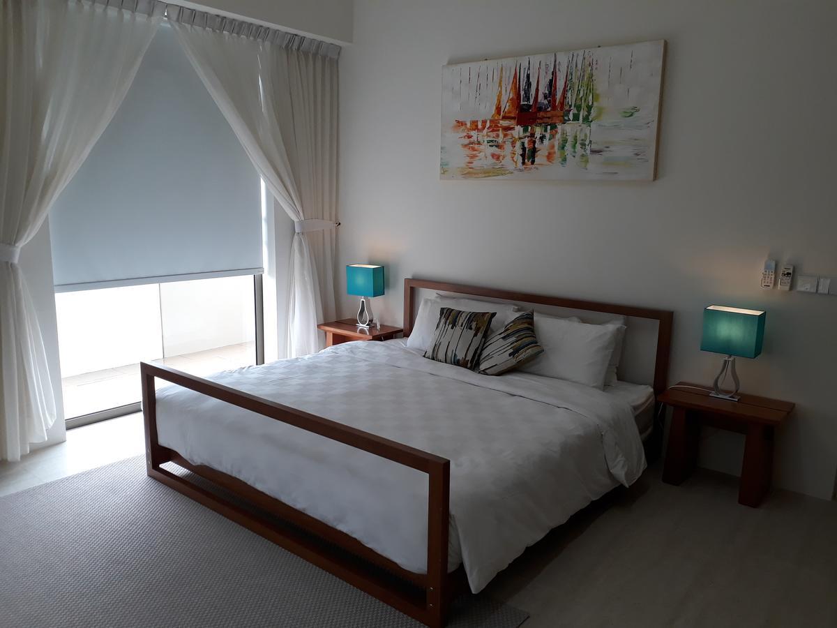 By The Sea Suites - Managed By Sdb Host Бату-Феррінгі Екстер'єр фото
