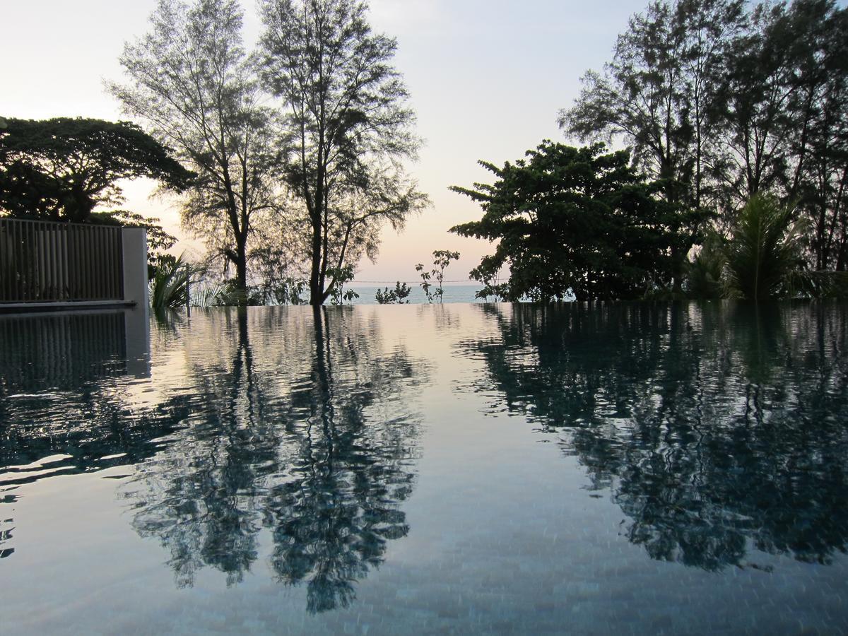 By The Sea Suites - Managed By Sdb Host Бату-Феррінгі Екстер'єр фото